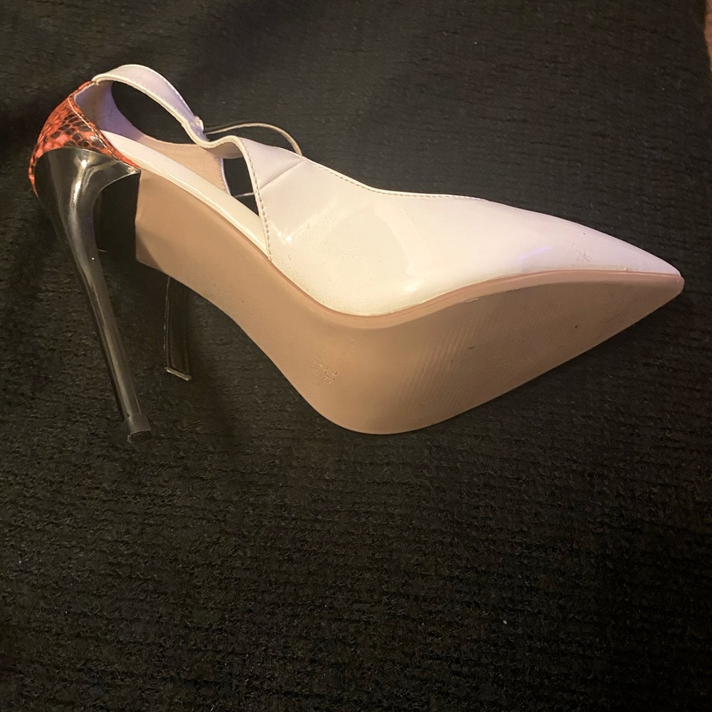 White and black heels size 6